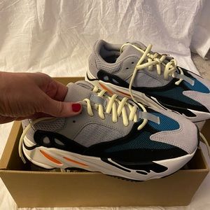 Yeezy 700 Wave Runner